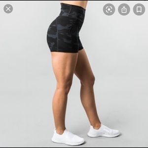 Alphalete Camo Surface Pocket Shorts